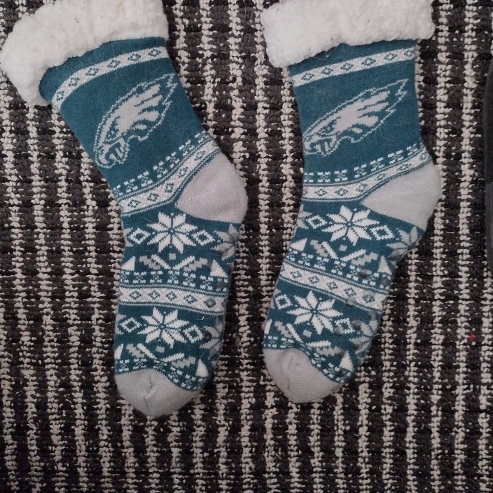 PHILADELPHIA EAGLES WARM SOCKS WITH SOFT FUR INSIDE DEFINITELY TO KEEP FEET WARM